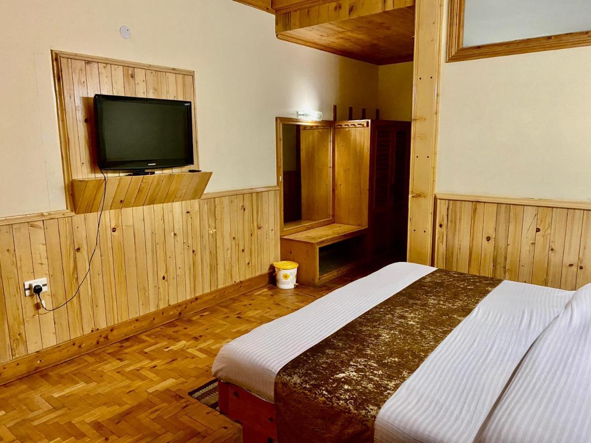 Hotel Valley Of Gods Manāli Exterior foto